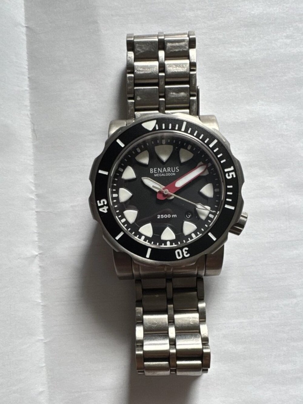 Benarus Megalodon Automatic 2500m Diver Brushed Titanium Wristwatch Black Dial 4
